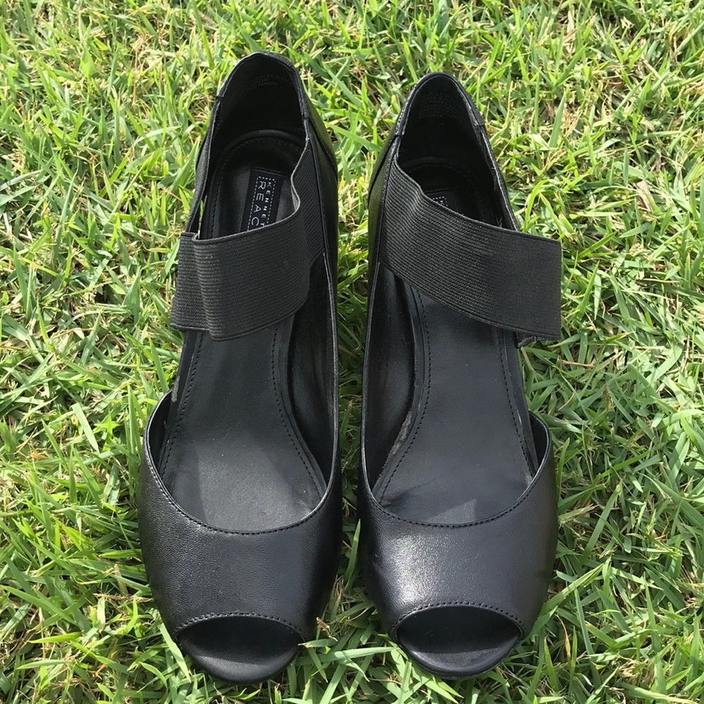⭐️DONATED⭐️ Kenneth Cole Reaction peep toe